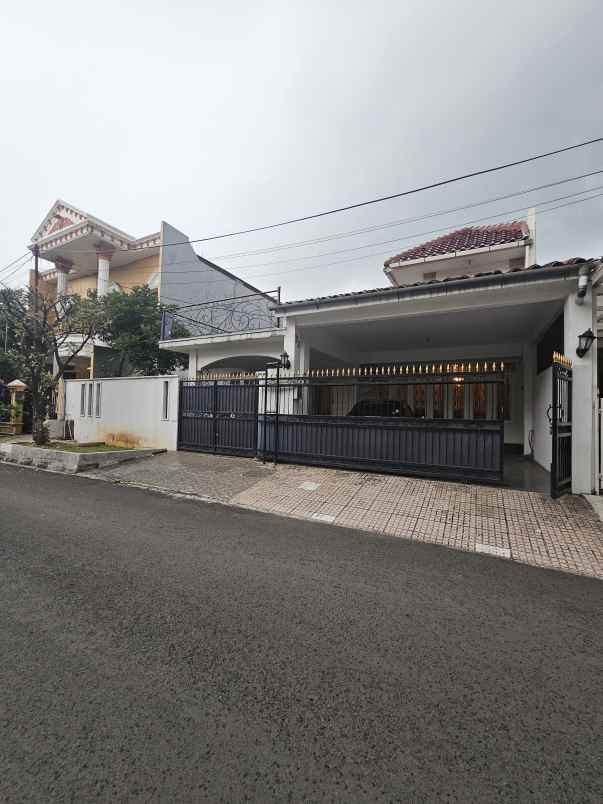 dijual rumah tanjung barat