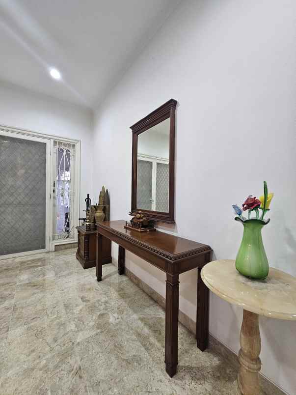 dijual rumah tanjung barat