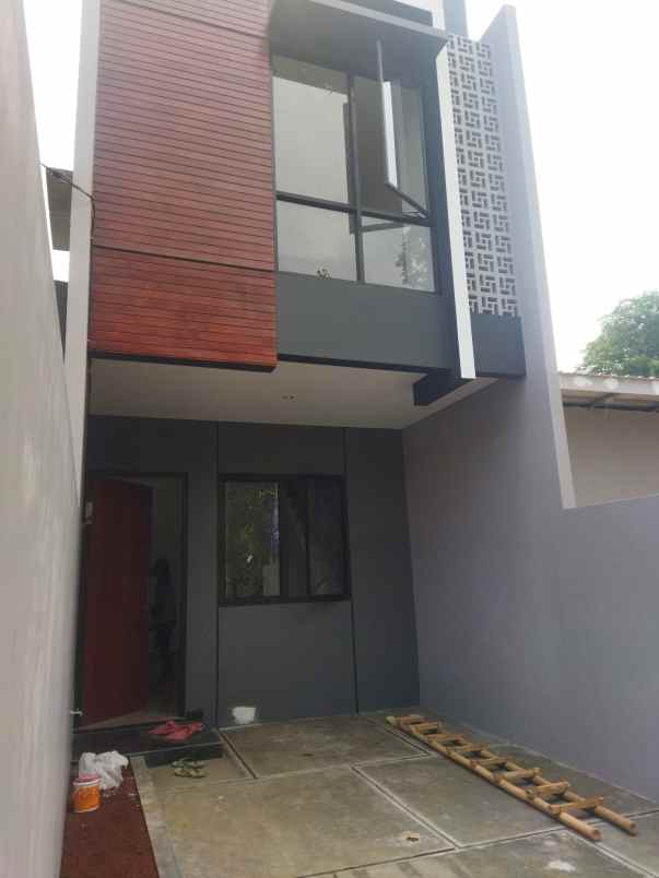 dijual rumah tapos