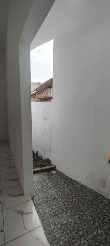 dijual rumah tembalang