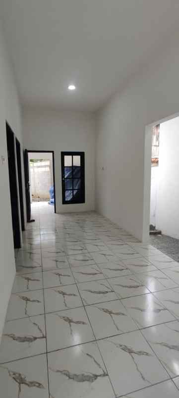 dijual rumah tembalang