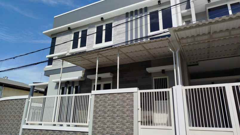 dijual rumah tenggilis