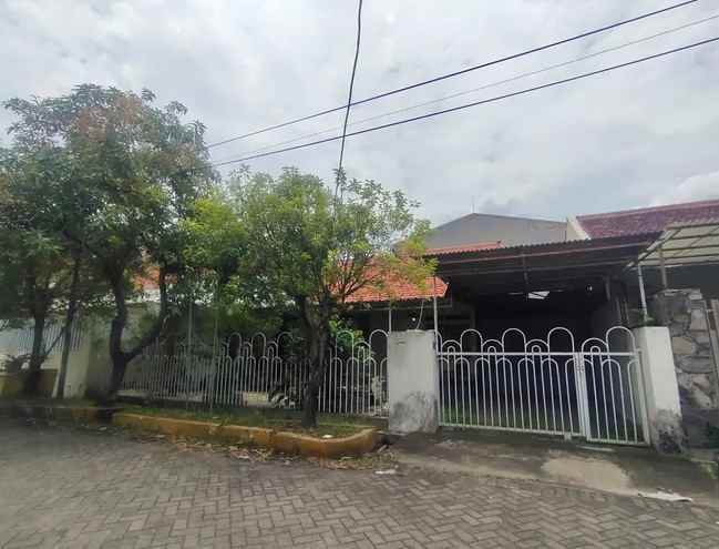 dijual rumah tenggilis mejoyo selatan