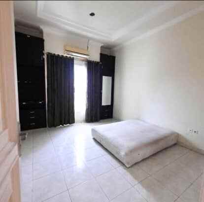 dijual rumah tenggilis utara