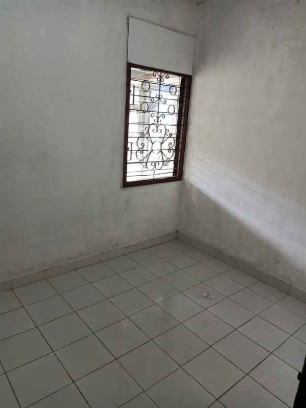 dijual rumah tinggal di perumahan serua ciputat