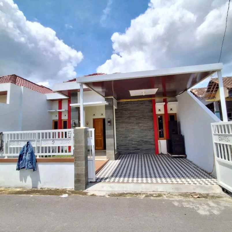 dijual rumah tirtomartani