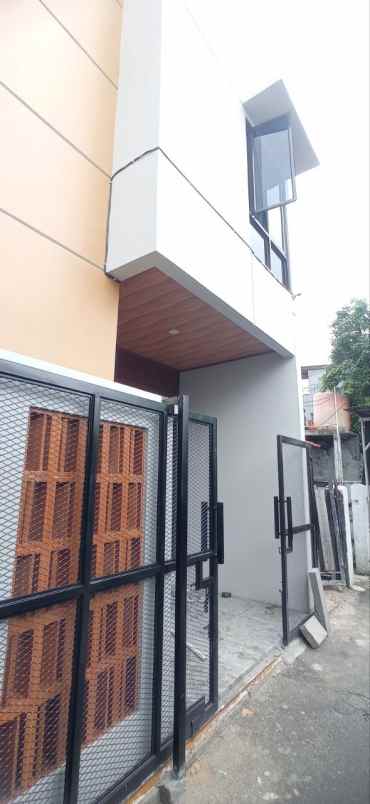 dijual rumah utan kayu