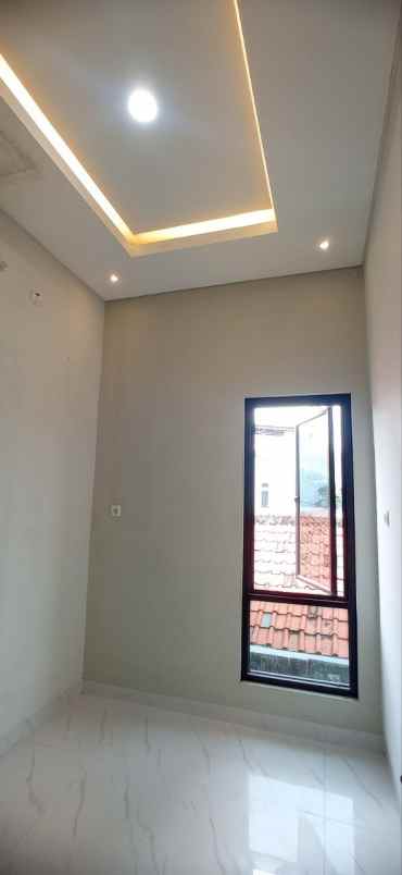 dijual rumah utan kayu