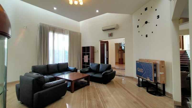 dijual rumah vila bukit regency 1