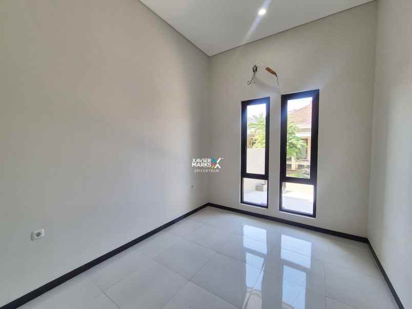 dijual rumah villa kalijudan