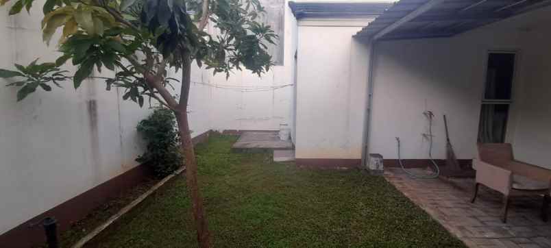 dijual rumah wanakerta