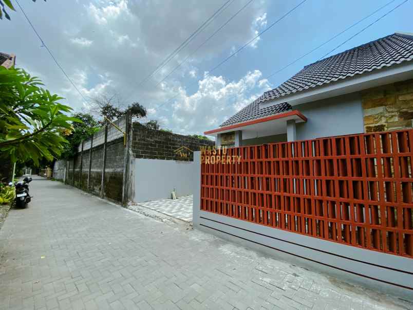 dijual rumah wedomartani ngemplak
