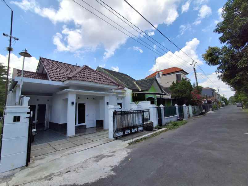 dijual rumah wedomartani ngemplak
