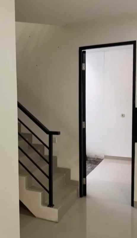 dijual rumah wellington park residence