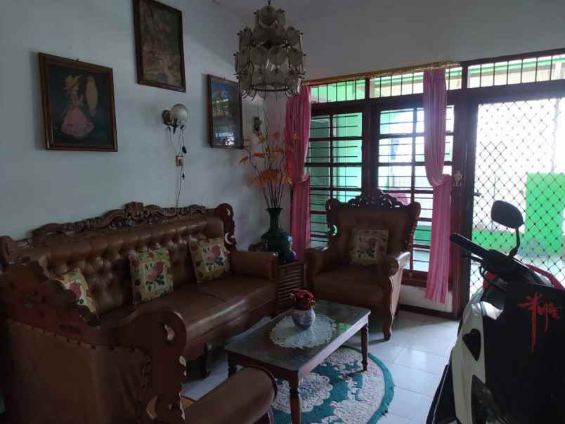 dijual rumah wiguna rungkut surabaya