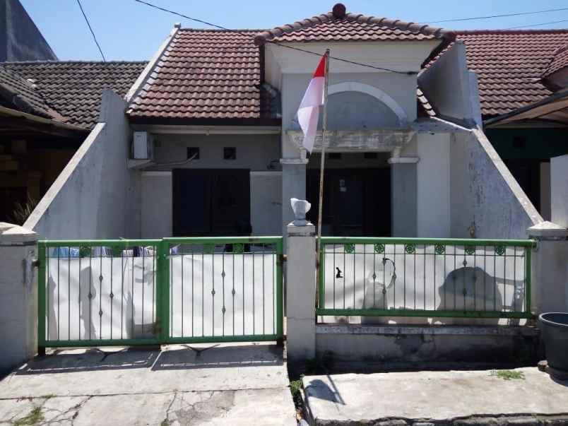 dijual rumah wiguna selatan