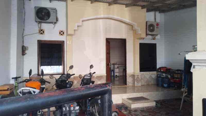 dijual rumah wiguna selatan