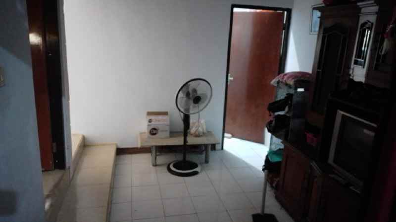 dijual rumah wiguna selatan