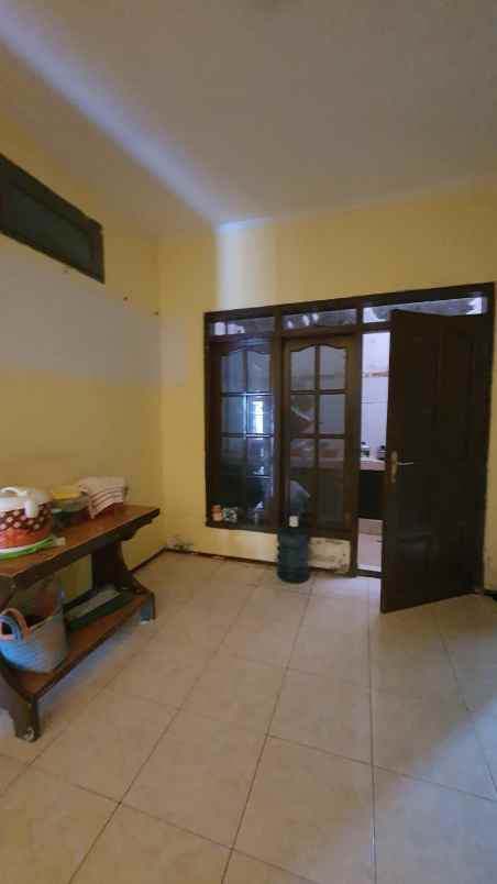 dijual rumah wiguna timur