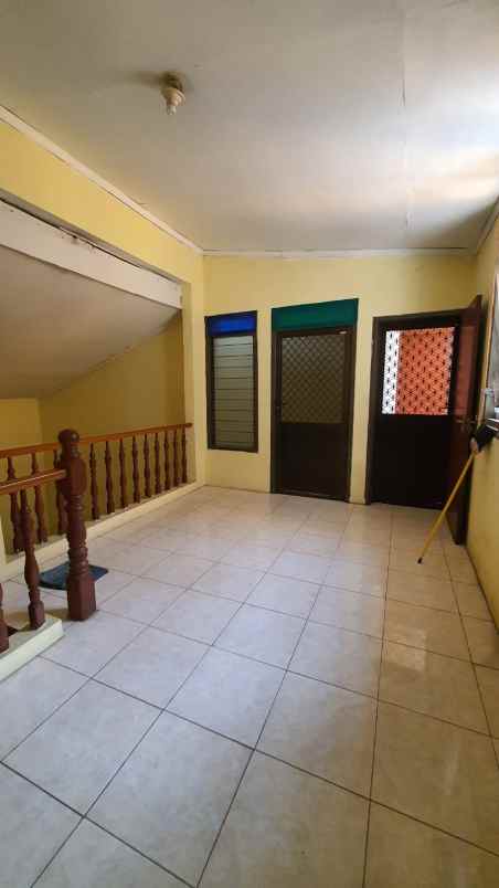 dijual rumah wiguna timur