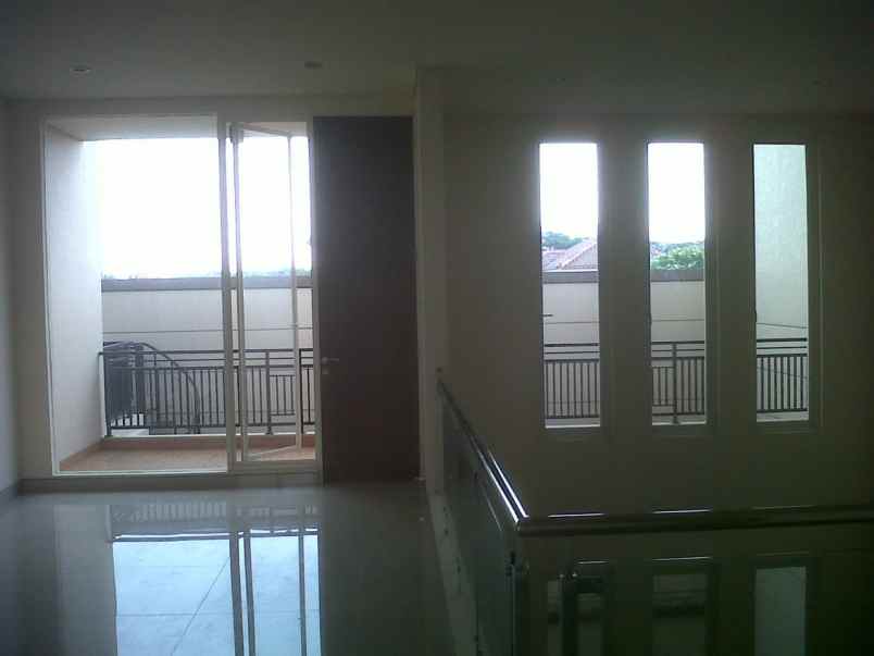 dijual rumah wisata bukit mas