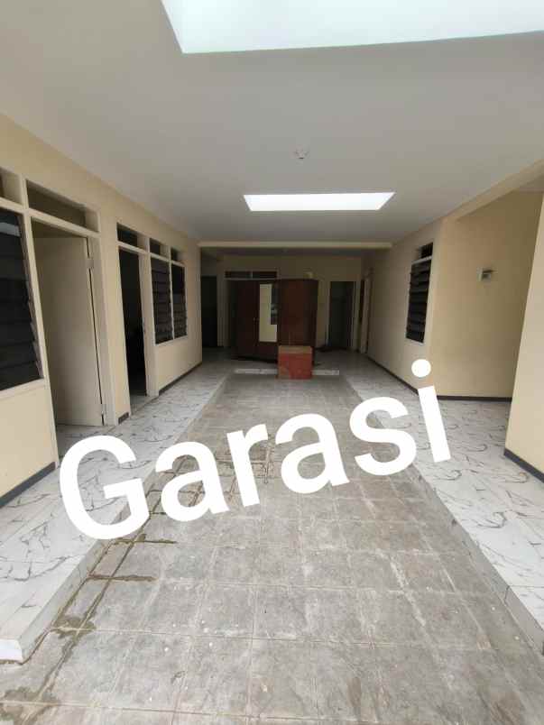 dijual rumah wisma penjaringan sari