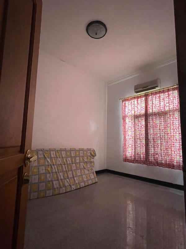 dijual rumah wisma permai barat