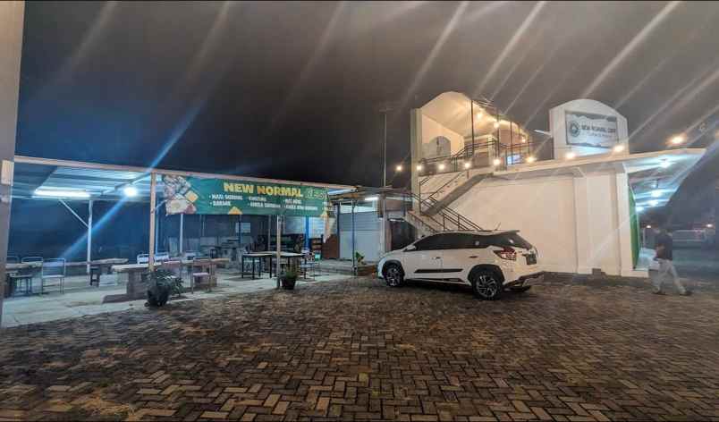 dijual sewa bekas new normal cafe letak strategis