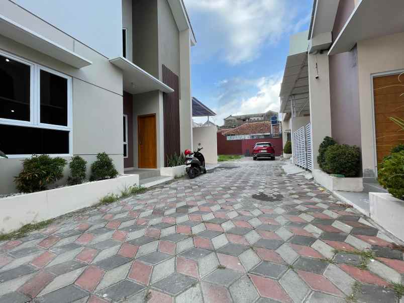 dijual tanah jl raya janti