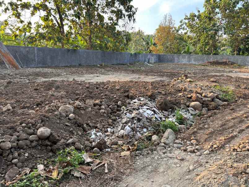 dijual tanah meteseh