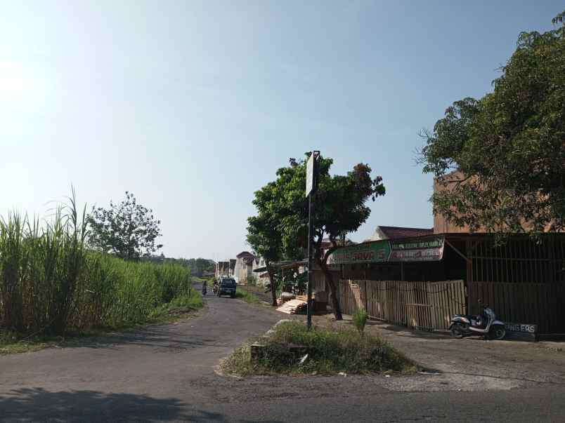 dijual tanah ring road kronggahan