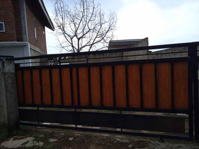 dijual villa kedaung