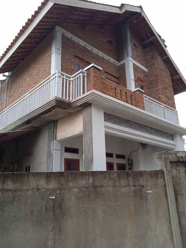 dijual villa kedaung