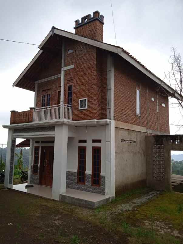dijual villa kedaung