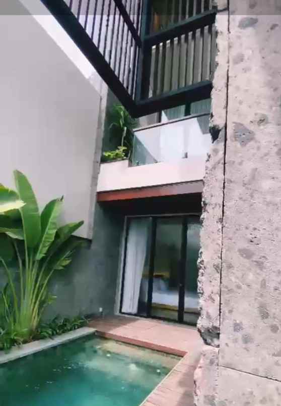 dijual villa modern lantai 2 lokasi canggu