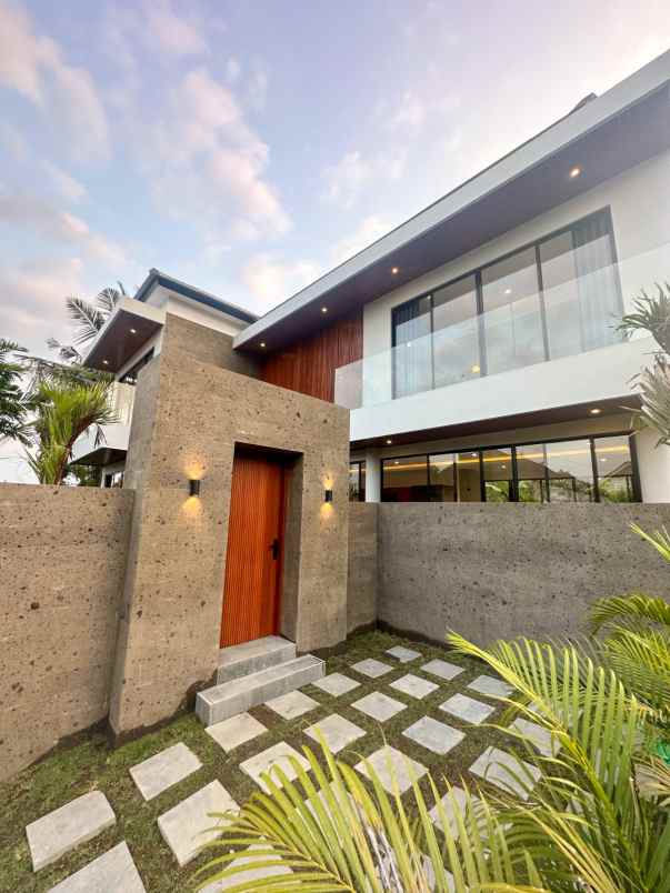 dijual villa munggu