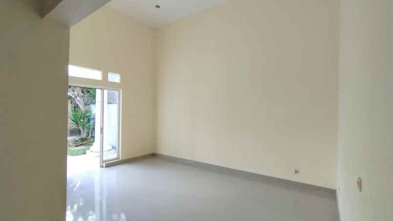 dijuwal rumah perum villa esperanza