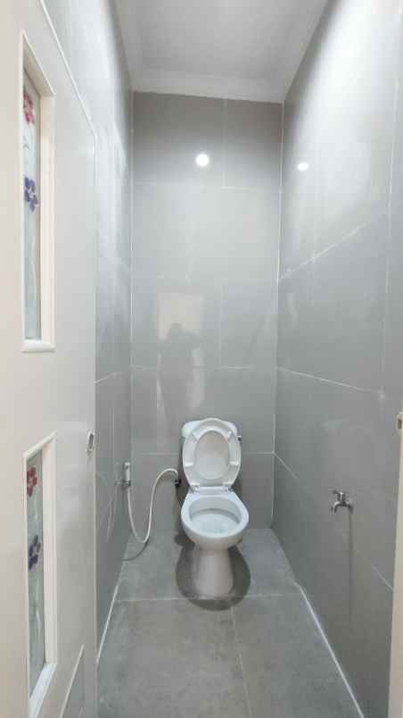 dijuwal rumah perum villa esperanza