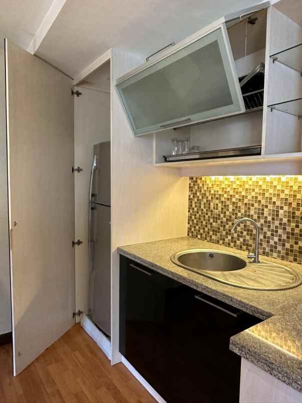 disewakan apartemen pakuwon indah lontar