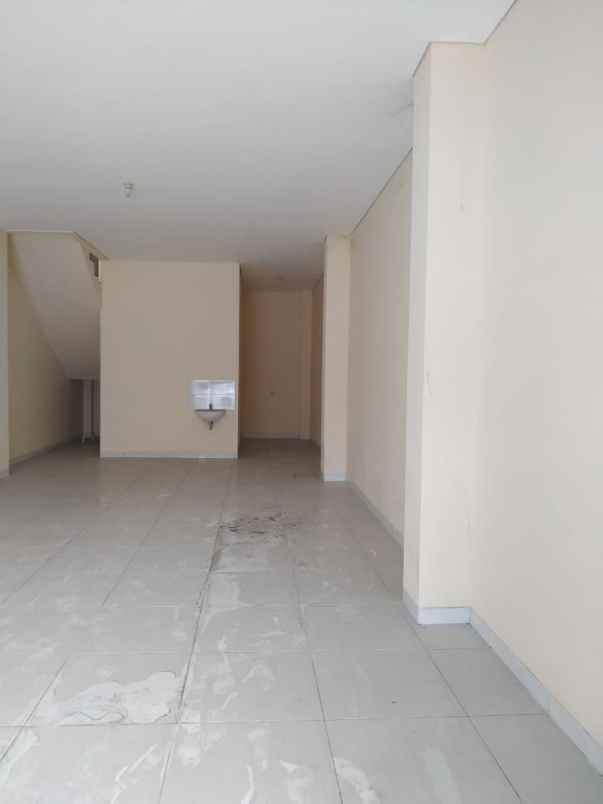 disewakan ruko gudang kantor jalan raya menganti wiyung
