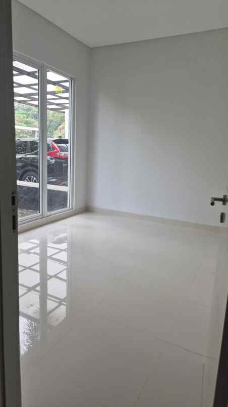 disewakan rumah cluster palm spring jgc