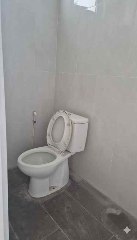 disewakan rumah cluster palm spring jgc