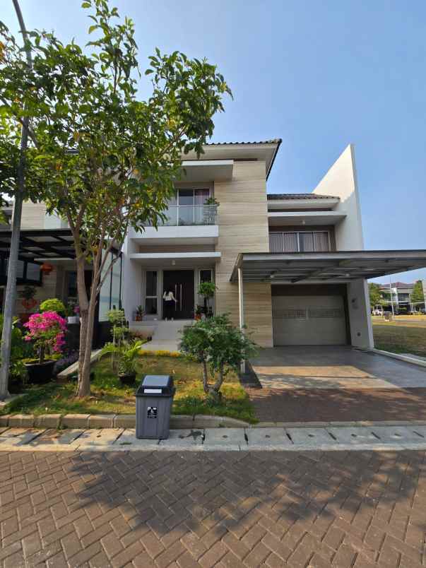 disewakan rumah golf island pik