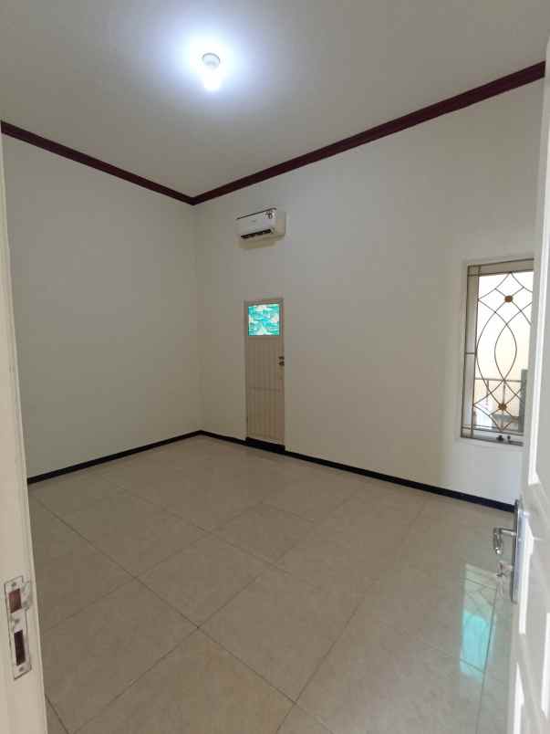 disewakan rumah klampis