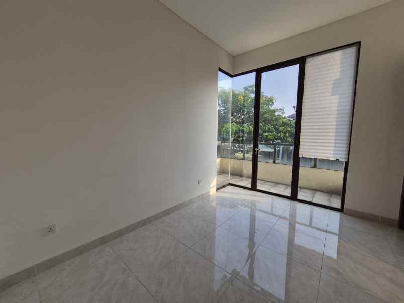 disewakan rumah lavon swan city cikupa