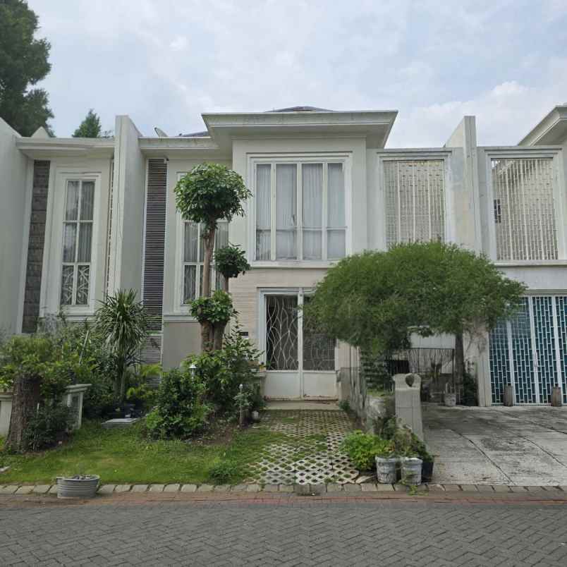 disewakan rumah long beach