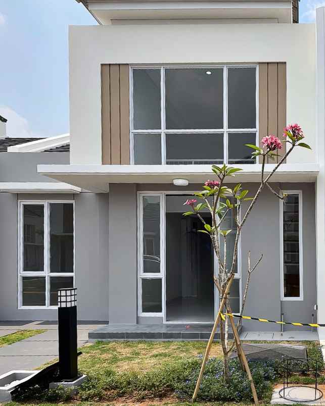 disewakan rumah paramount petals