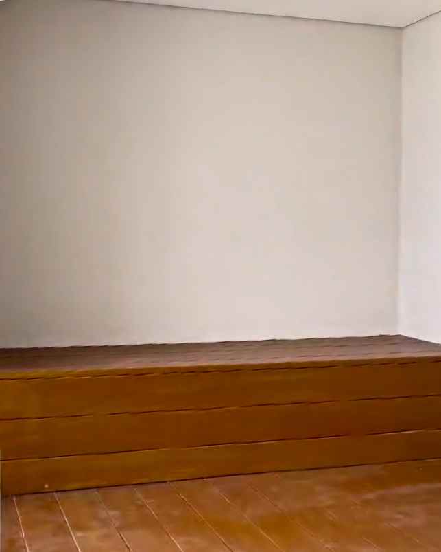 disewakan rumah paramount petals