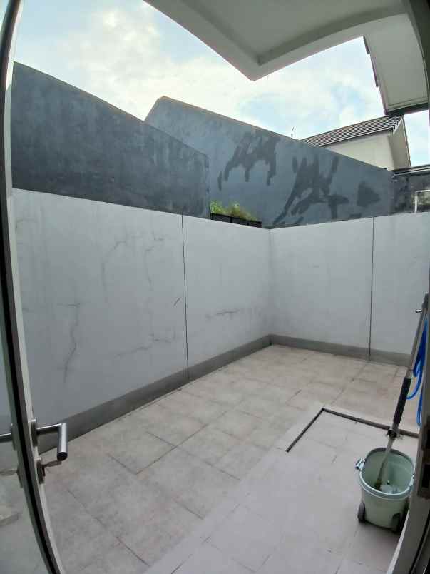 disewakan rumah suvarna sutera cluster