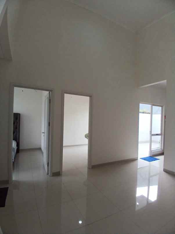 disewakan rumah suvarna sutera cluster